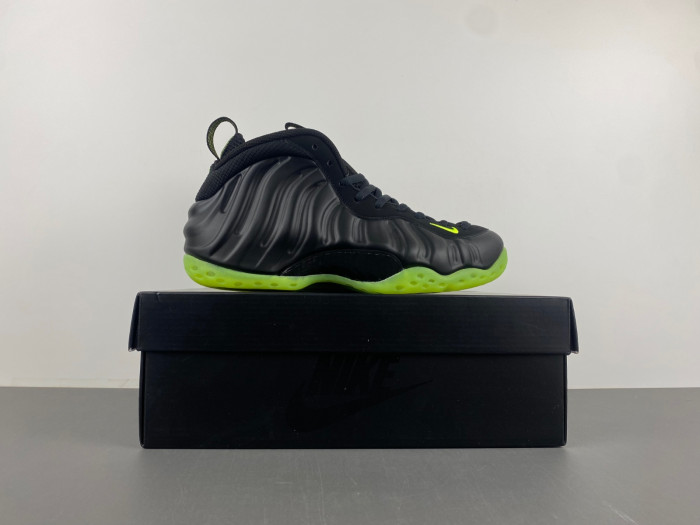 Nike Air Foamposite One Black Volt HF2902-001