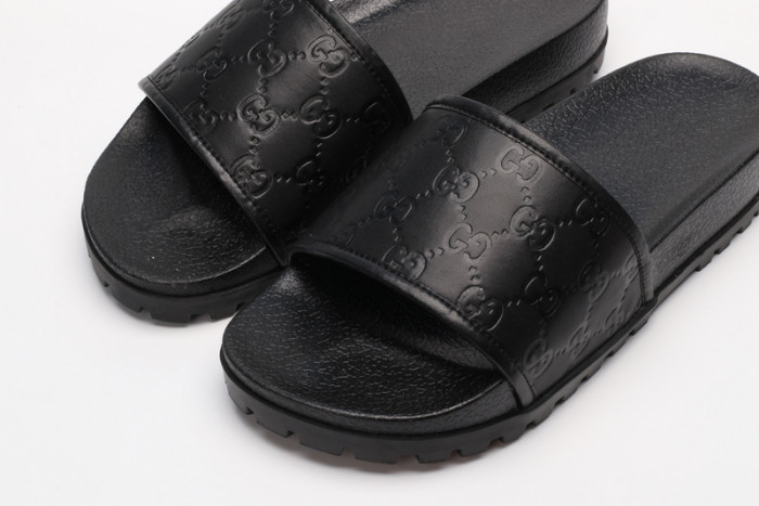 G*u*i* sandal111