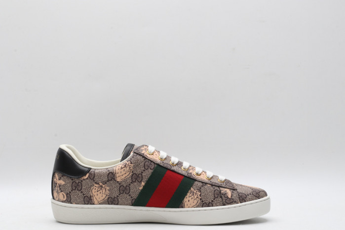 G*u*i* trainer sneaker91