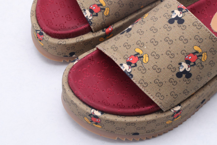 G*u*i* sandal70