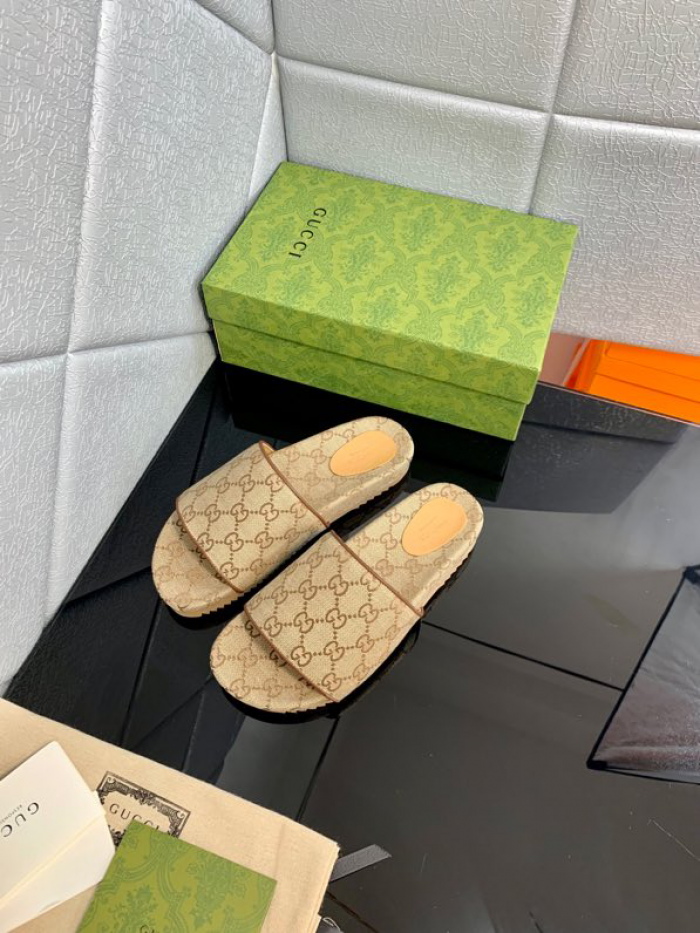 G*u*i* sandal98