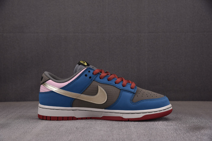 Nike SB Dunk Low 