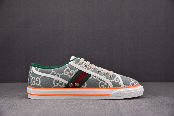 G*u*i* trainer sneaker92