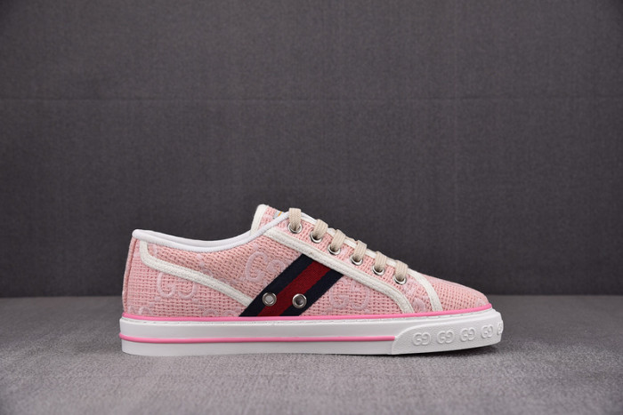 G*u*i* trainer sneaker94