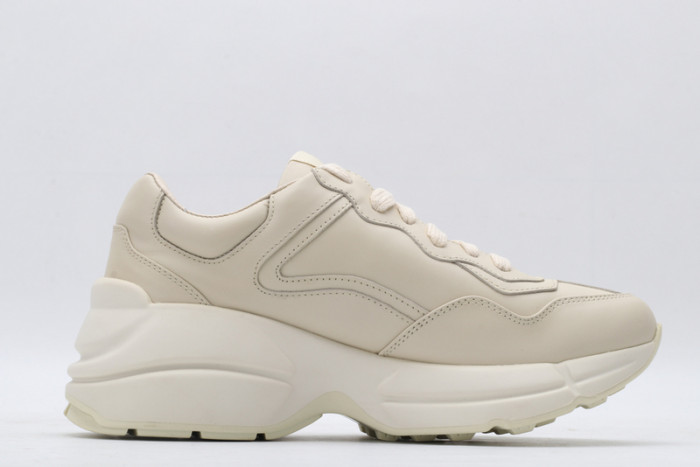 G*u*i* trainer sneaker34