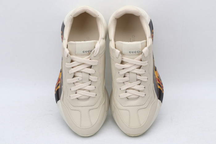 G*u*i* trainer sneaker34