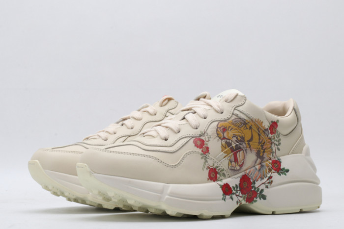 G*u*i* trainer sneaker26