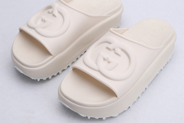 G*u*i* sandal104