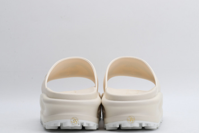 G*u*i* sandal104