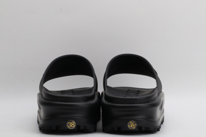 G*u*i* sandal102