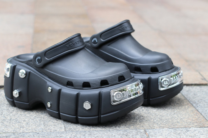 Balenciag* Sandal 26