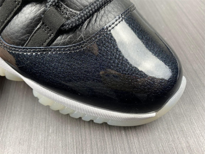 AIR JORDAN 11 LOW "72-10" EXPECT AV2187-001