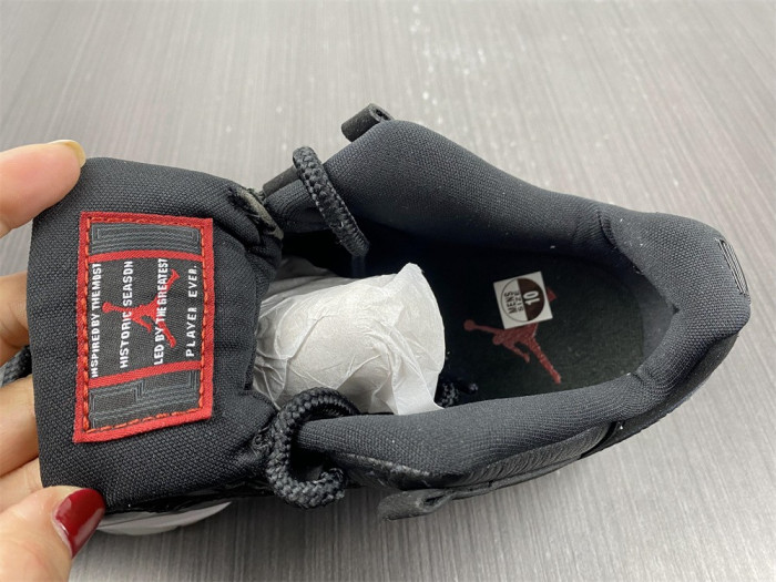 AIR JORDAN 11 LOW "72-10" EXPECT AV2187-001