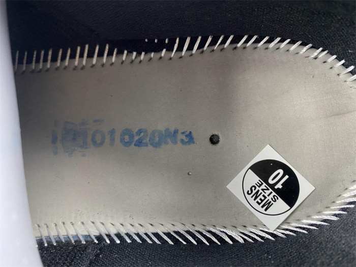 AIR JORDAN 11 LOW "72-10" EXPECT AV2187-001