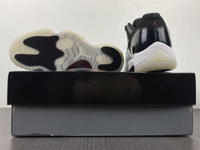 AIR JORDAN 11 LOW "72-10" EXPECT AV2187-001