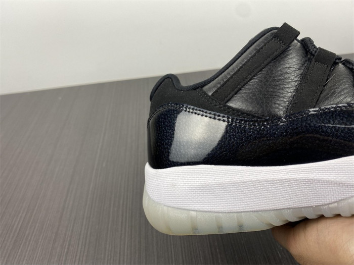 AIR JORDAN 11 LOW "72-10" EXPECT AV2187-001