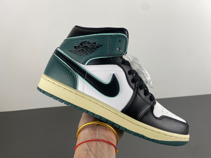AAir Jordan 1 Mid SE Oxidized Green FQ7818-100