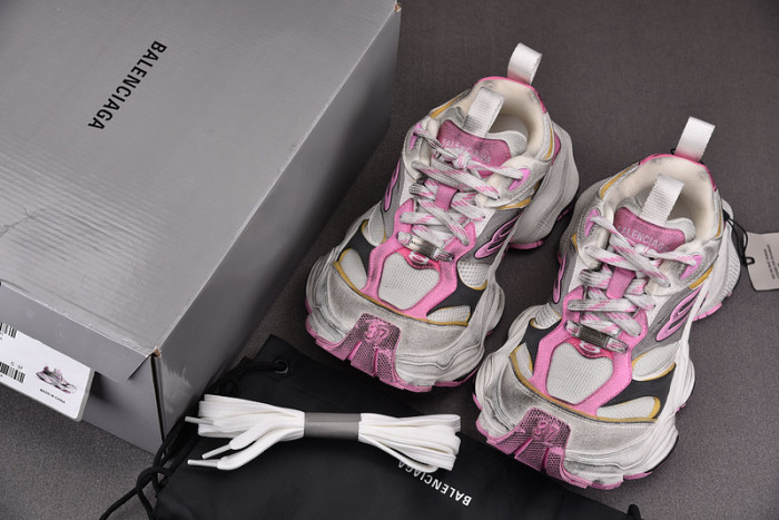 SNEAKER CARGO